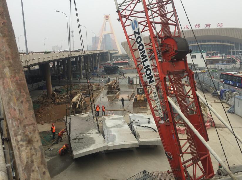 成都（dōu）火車南站繩鋸切割拆除施工