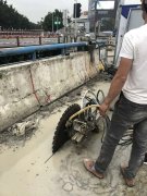 严重的甚至会混凝土切割引发交（jiāo）通事故